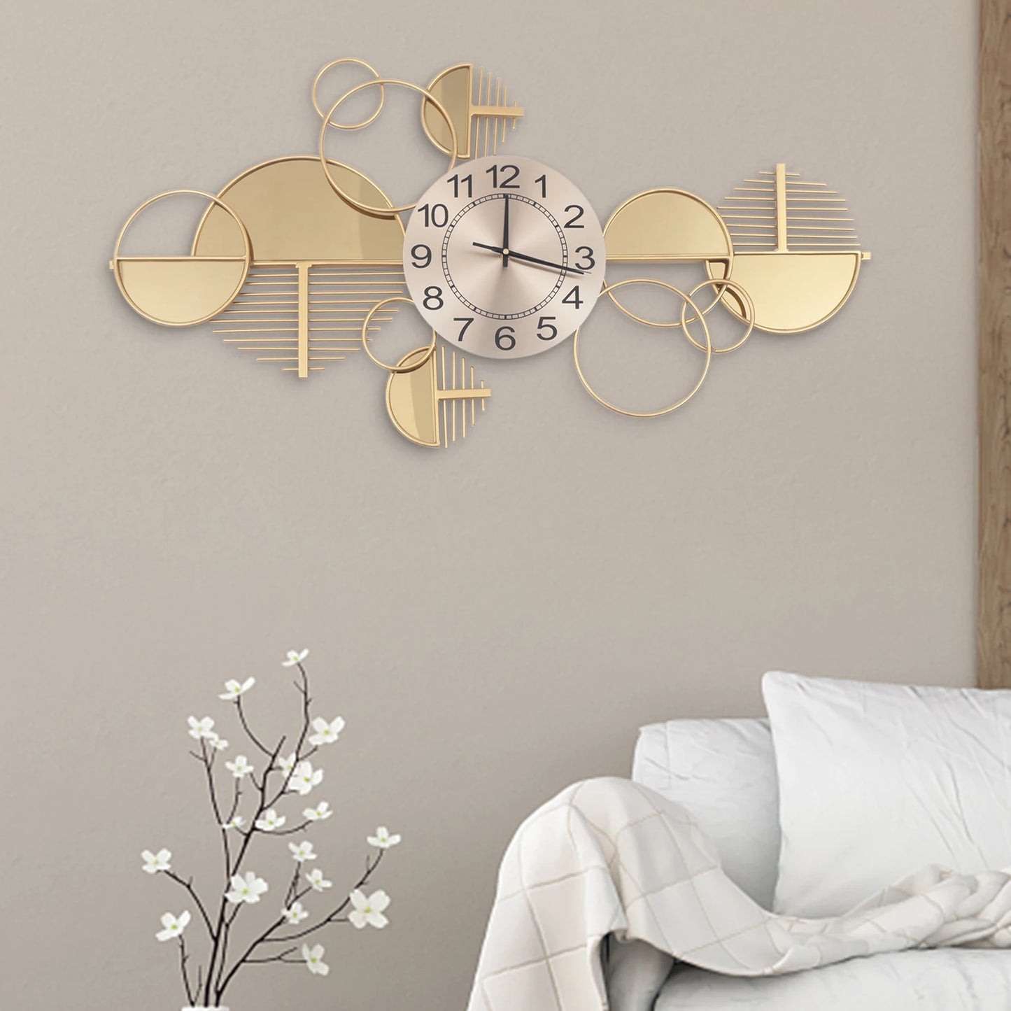 Creative Modern Metal Wall Clock,Battery Operated Silent,Minimalist Clock,Decorative Clock for Living Room, Bedroom, Gold